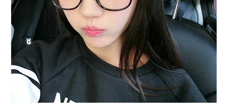Wang Liuwen với kính gọng kính trong suốt khung lớn trong suốt retro gương phẳng cận thị kính bức xạ kính nữ khung kính chanel
