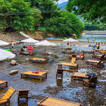 Mushroom Craftsman old-fashioned handmade bamboo bed table scenic layout bamboo table retro nostalgic outdoor table and chair bamboo furniture