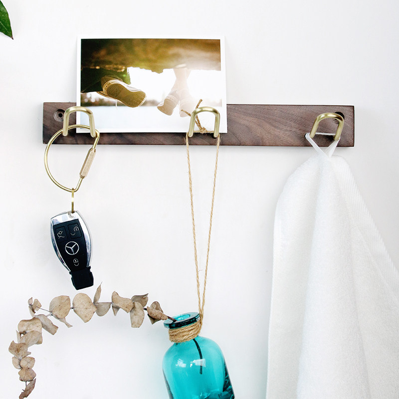 Black Walnuts Solid Wood Creative Cloak Hook Brass Platoon Hook Makeup Room Hanging Hanger Free to punch Xuanguan wall-hanging wall