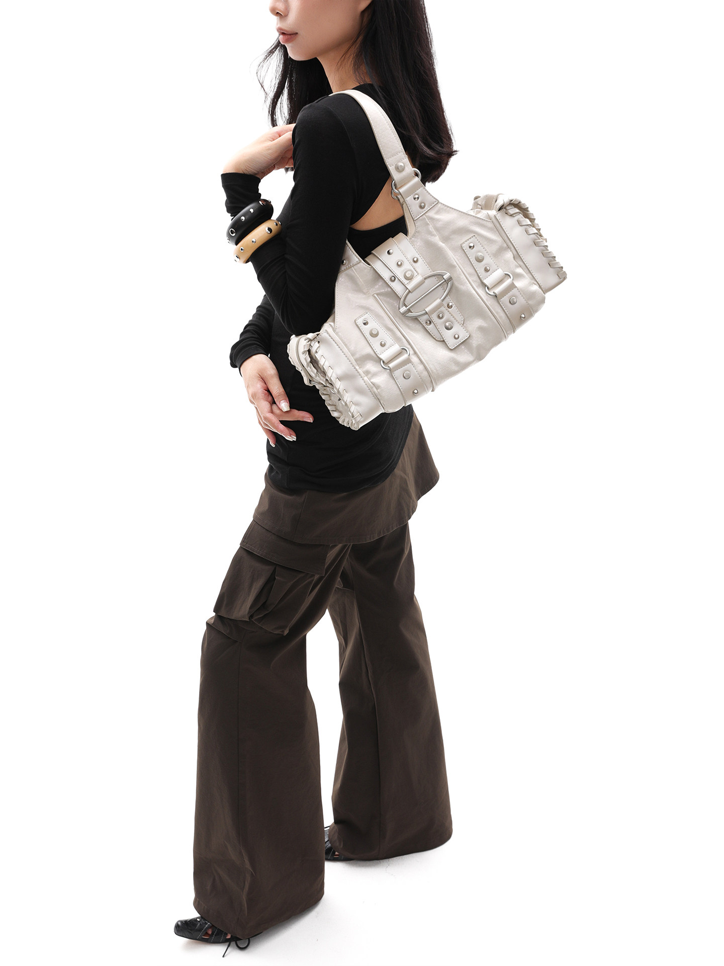 JANDRESS Silver Snakeskin-Print Studded Underarm Bag