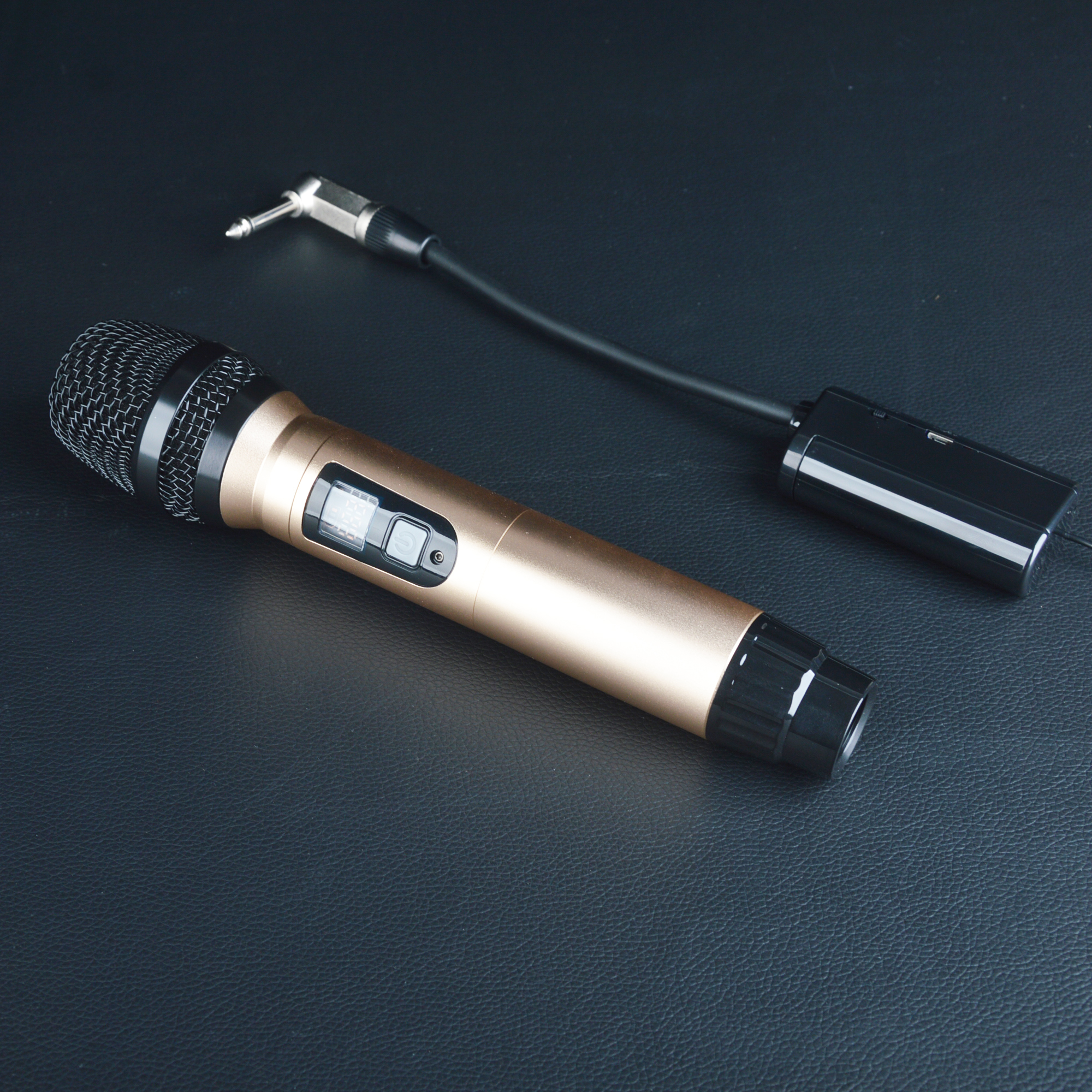 Ziyin wireless microphone home singing metal U-segment charging bus tourist car universal 7-word head microphone