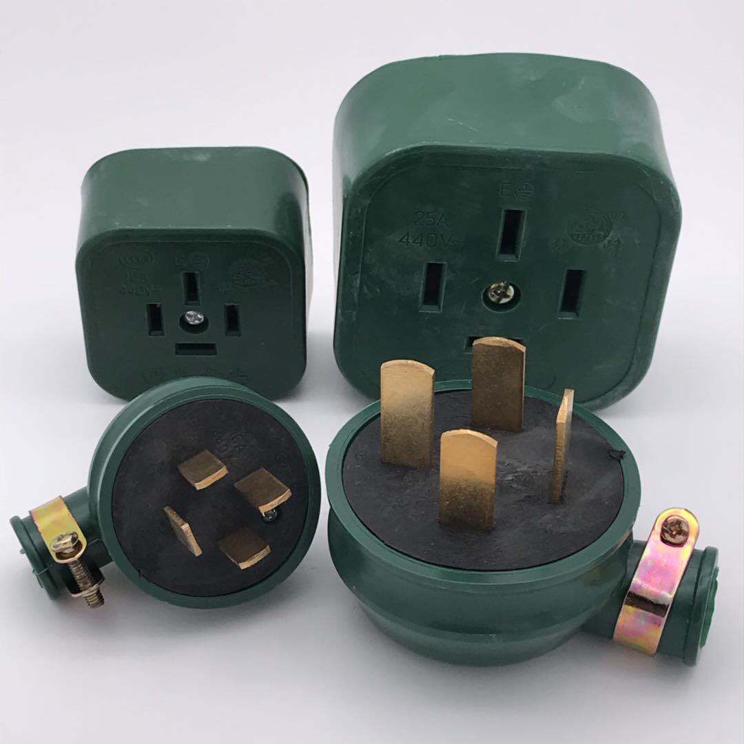 Huafeng Industrial Rubber Fall not rotten and anti-fall 4-hole flat foot plug socket 16A25A three-phase four feet 4 440V 440V