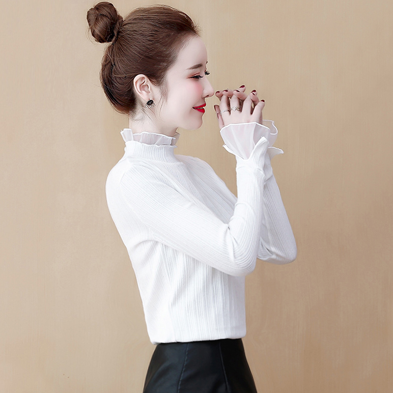 Autumn and winter white lace splicing knitted undershirt women's new half high collar sweater with thickened short-style blouses