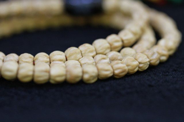 Thermal Vibration Monastery Thyme Seeds 108 Candida Pearl Added Seeds Total 112 Dimensions: About 7 * 6mm