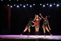 Customized costumes for the dance performance of the 7th Lingnan Dance Competition of Guangdong Province by the three-person dance group Organization and Marriage