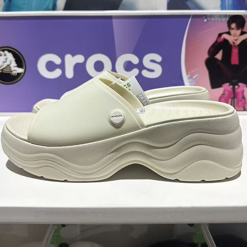 Crocs Women's Platform Open-Toe Outdoor Fashion Sandals 208182 Crocs Women's Platform Open-Toe Outdoor Fashion Sandals 208182
