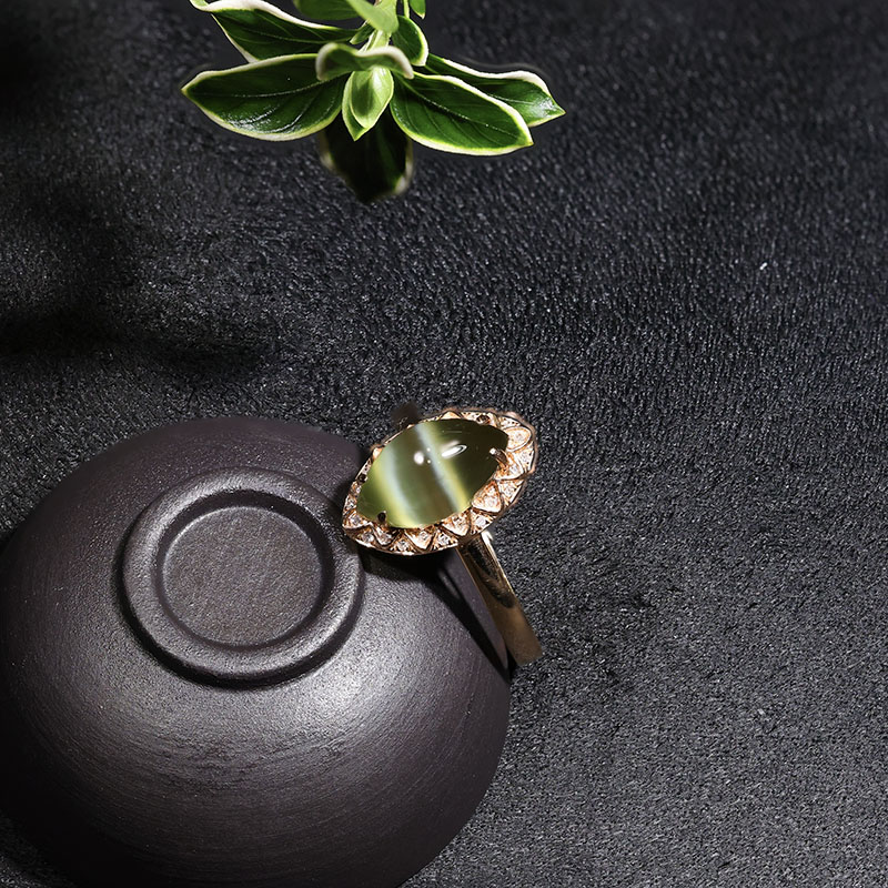 Fashion trendy Hetian jade gold inlaid hand jewelry for wife
