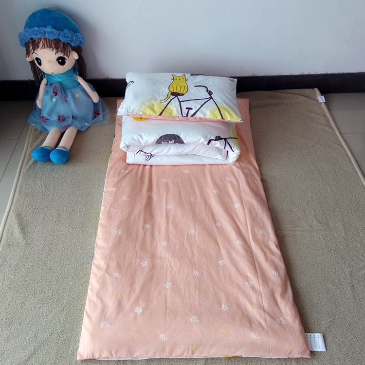 Mẫu giáo chăn ba mảnh bông cotton quilt cover bé trẻ sơ sinh trẻ em ngủ trưa sáu mảnh vào bộ đồ giường