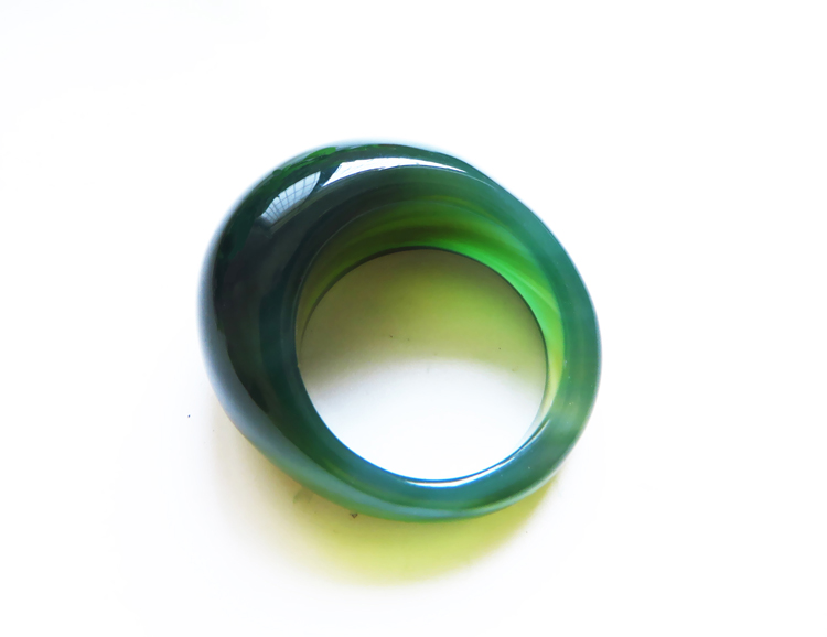 Mã não đỏ tự nhiên nhỏ giọt tập hợp các ngón tay, cỏ xanh đen trắng, chalcedony, sự giàu có, nhẫn, nhẫn ngọc, nam và nữ nhẫn đôi đẹp