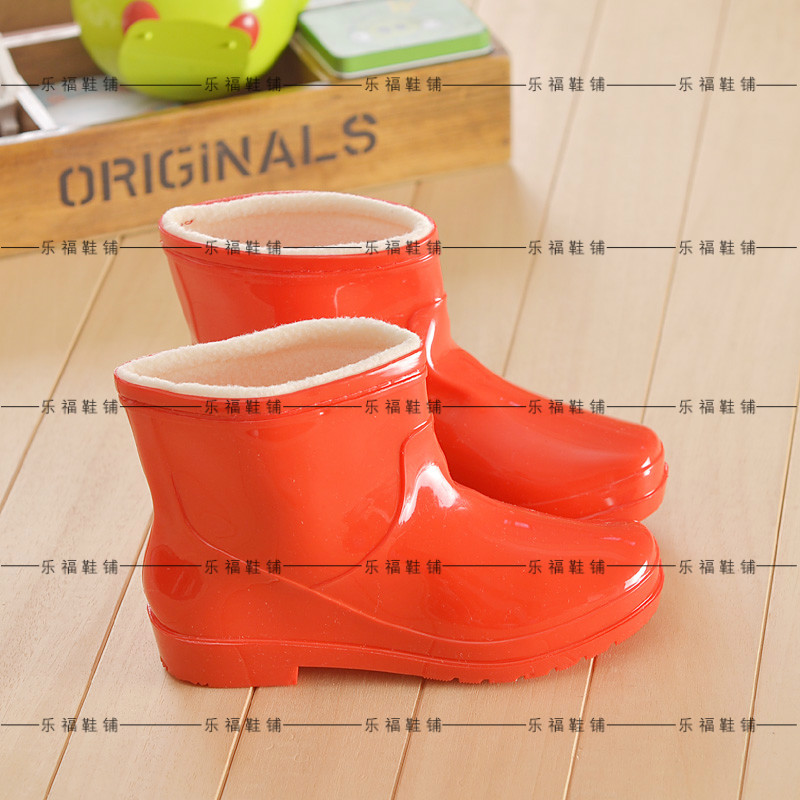 Mùa đông quý cô ấm áp cộng với nhung cộng với ống ngắn bằng cotton trong ống thấp để giúp nhà bếp đi mưa đi mưa đi giày đi mưa giày bảo hộ siêu nhẹ chống nước