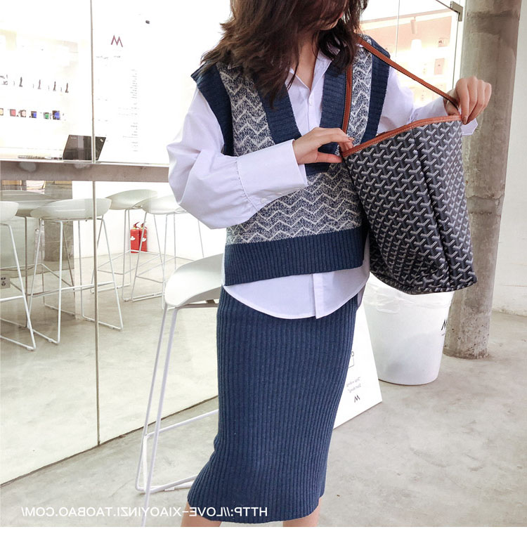 Mùa thu đông vest vest vest vest nữ lỏng lẻo mặc màu tương phản V-cổ đan áo vest với váy ba mảnh váy nữ