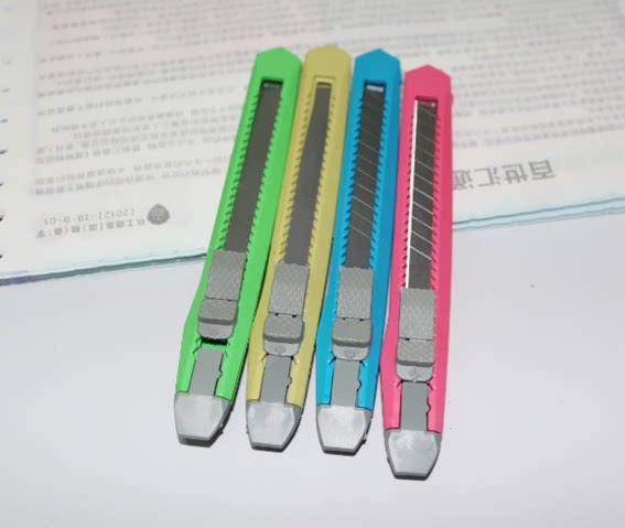 Small utility knife Wallpaper knife Cutting knife Japanese steel utility knife