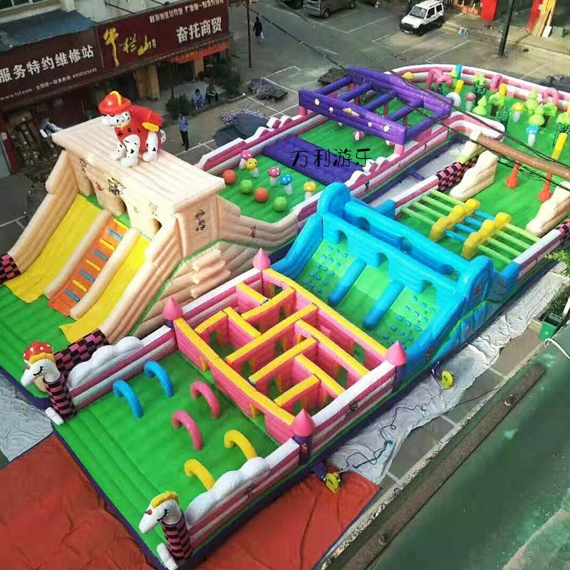 Children's Large Land Bandling Trampoline Slide Manufacturers New Inflatable Castle Scenic Plaza Showcase Toy
