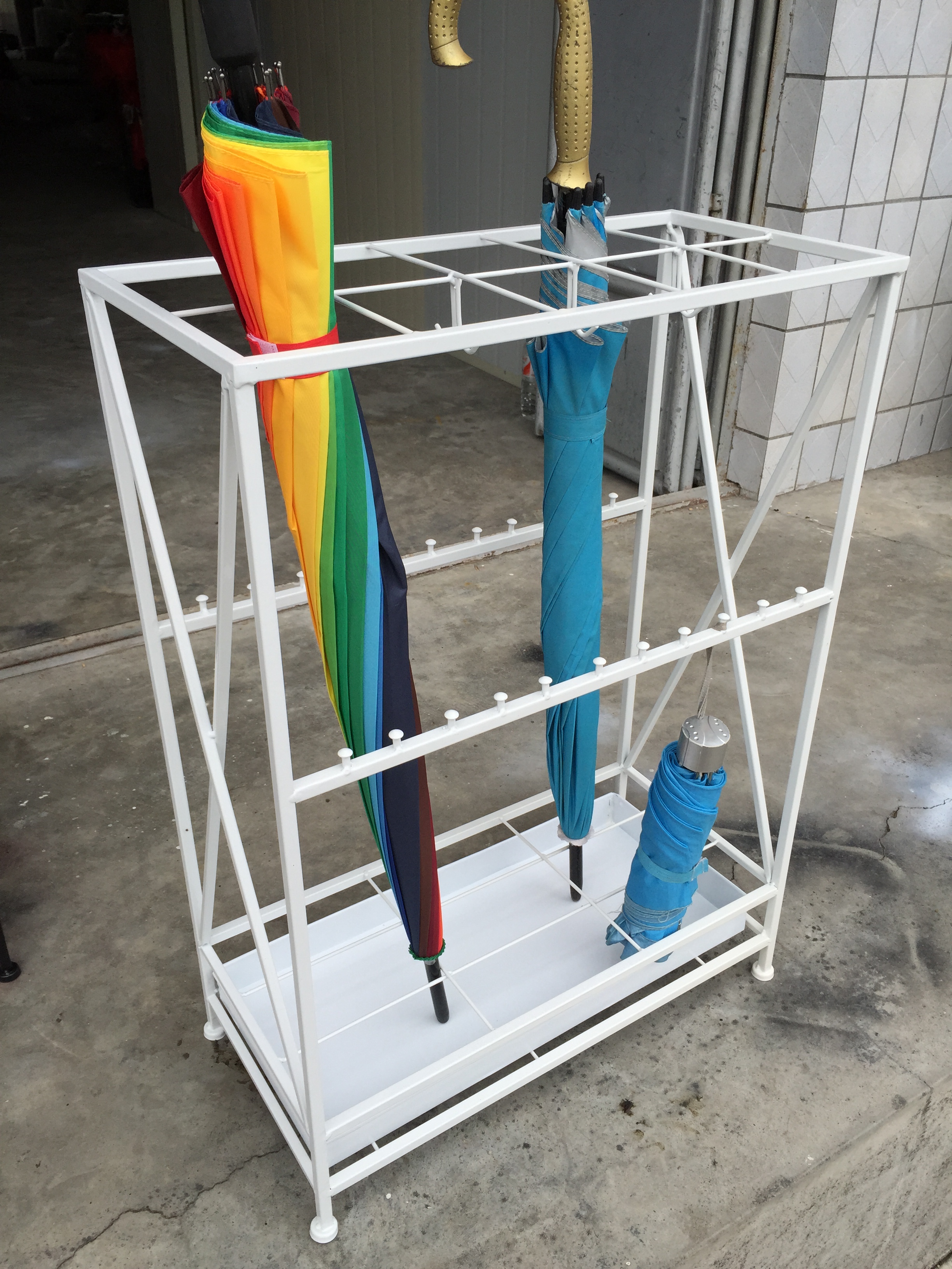 Ô đứng khách sạn sảnh nhà sáng tạo dài xử lý sắt ô lưu trữ giá thùng sàn treo ô kệ gấp - Kệ ke sach