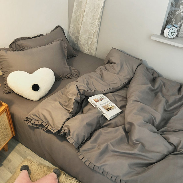 ແບບຍີ່ປຸ່ນ unprinted ງ່າຍດາຍສີ່ສິ້ນຊຸດ quilt ສີຂີ້ເຖົ່າ lace quilt cover sheet bed sheets single double students dormitory three-pieces
