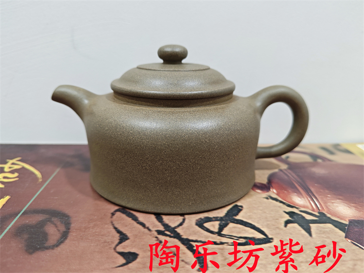 宜兴紫砂一厂早期青段泥悟陶园吴咨娴金钟壶4500元230CC