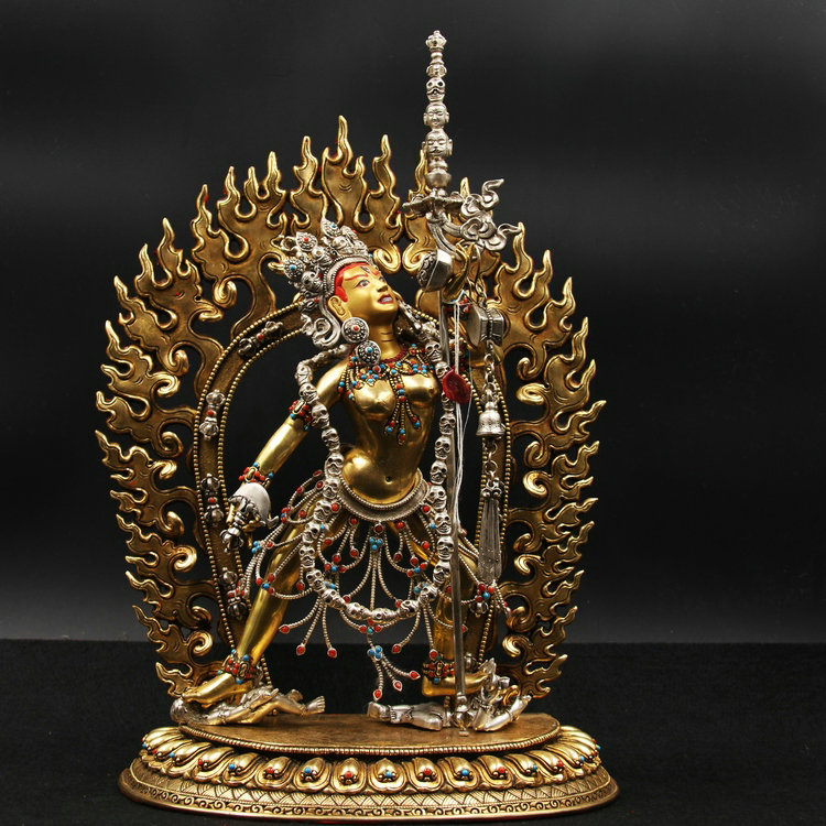 Tibetan bronze statue of Nepal's red bronze statue of the Buddha statue of Buddha statue of Buddha is a ruler