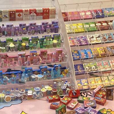 On November 19th, a new collection of miniaturized food play convenience store solid building block snacks was launched