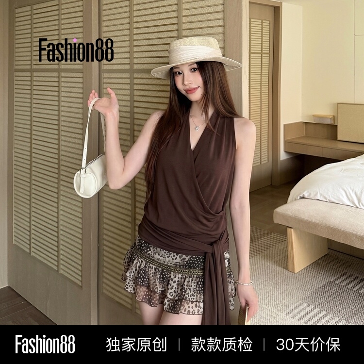 Iamannieww Halter Neck V-Neck Tank Top for Women, Summer Design, Slim Fit, Tie-Up Top for Outerwear
