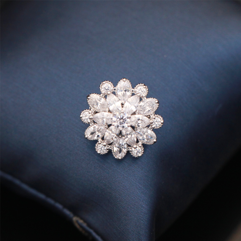 Trâm nhỏ chống ánh sáng nữ Camellia mini corsage cổ áo pin pin áo len khóa cố định quần áo trang trí cài áo vest