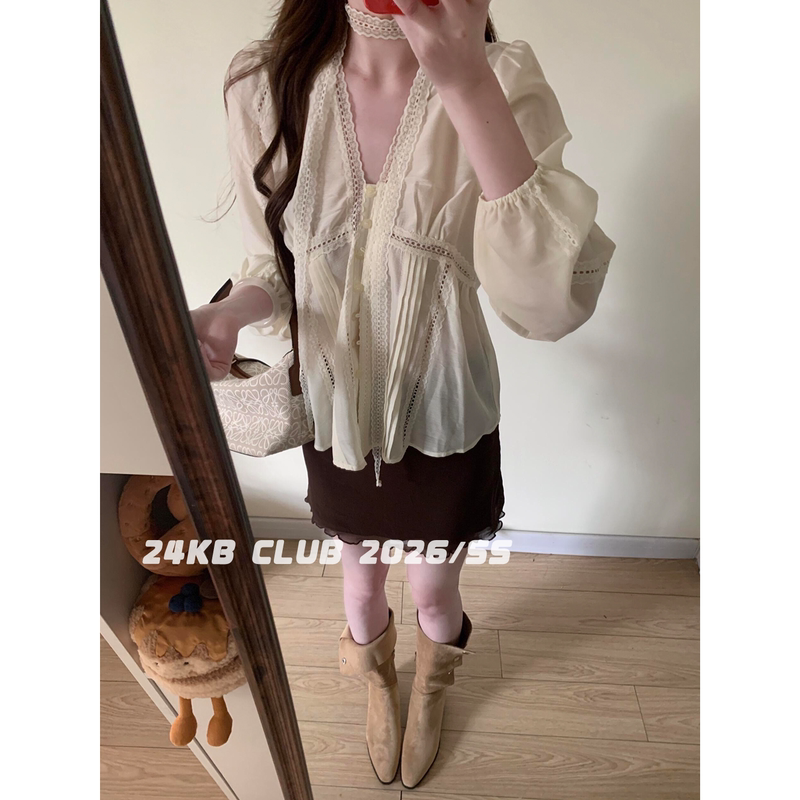 24Kb Club White Lace Cutout V-Neck Puff Sleeve Ribbon Top for Women Summer 2026 Super Hot Age-Reducing Shirt