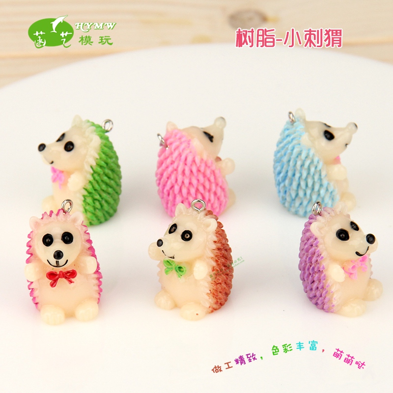 Cute Resin Hedgehog Model Cartoon Animal Figurine Toy Mini Keychain Pendant Accessory Prop