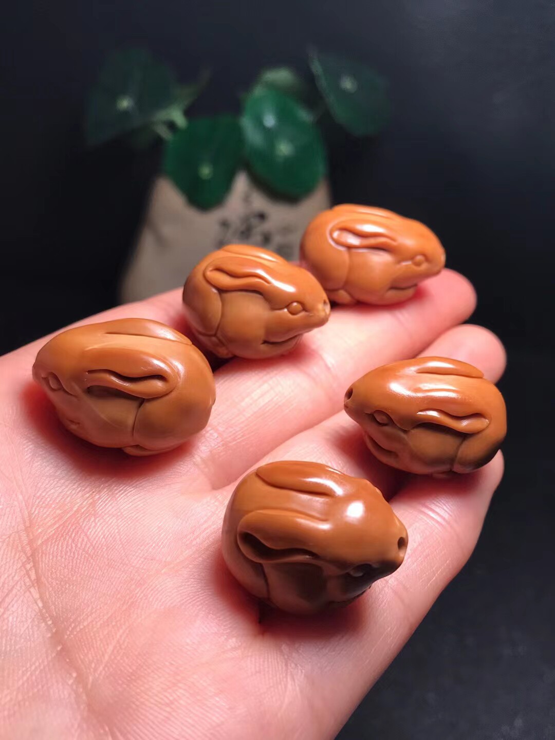 美術品 旧蔵 清 大顆單粒橄欖核 手工彫刻 壽星吊墜 手把件 極細工 中国