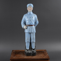 Collection of antiques and antiques Jingdezhen Sculpture and Porcelain Factory Factory goods porcelain Eighth Route Army figures statues ornaments Cultural Revolution porcelain