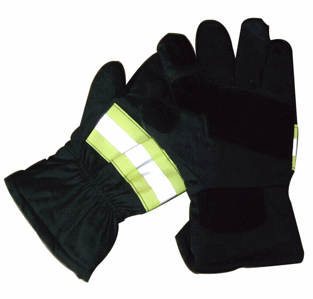 02 Firefighters use gloves to extinguish fire and heat insulation fire gloves
