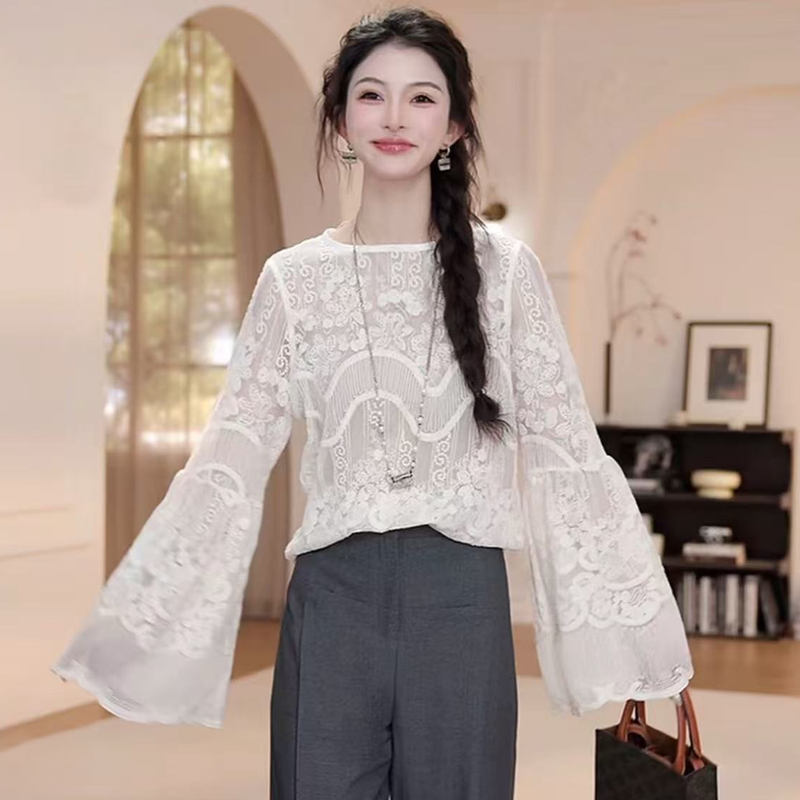 French-Style Early Autumn Versatile Lace Jacquard Embroidered Long-Sleeve Blouse for Women with Bell Sleeves, Stylish and Beautiful Top