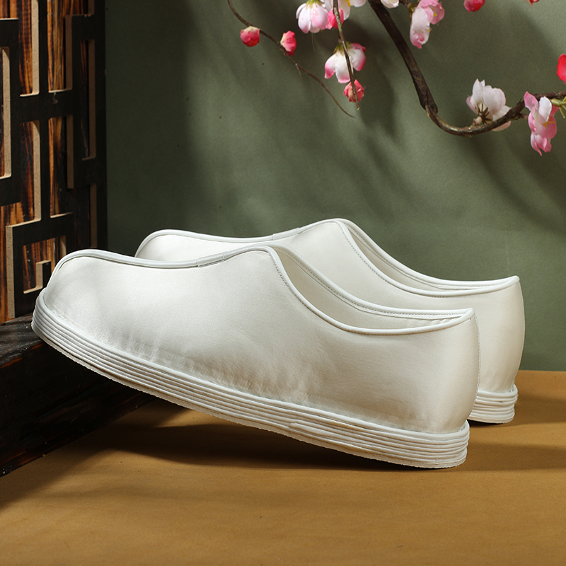Traditional Beijing Cloth Shoes for Men, Spring and Summer Wedding, Chinese Style Hanfu Shoes, White Silk Satin Handmade Thousand-Layer Sole White Shoes Traditional Beijing Cloth Shoes for Men, Spring and Summer Wedding, Chinese Style Hanfu Shoes, White Silk Satin Handmade Thousand-Layer Sole White Shoes