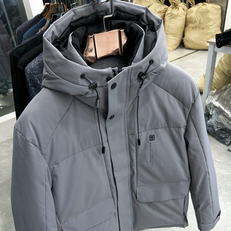 【Yajia】High-End Gray, Stain-Resistant, Windproof, Classic Hooded, Brand Label-Cut Men's Autumn and Winter Soft down Jacket 【Yajia】High-End Gray, Stain-Resistant, Windproof, Classic Hooded, Brand Label-Cut Men's Autumn and Winter Soft down Jacket