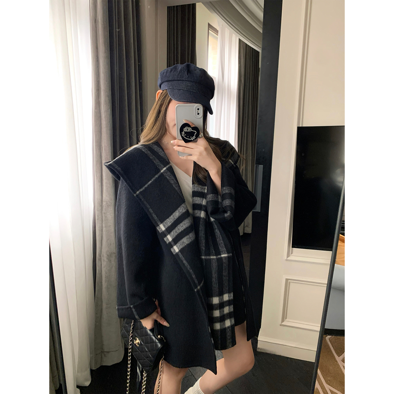 Hhyii Wandering Paris Retro Plaid Cape Wool Coat Women's Autumn and Winter High-End Shawl Double-Sided Woolen Coat Hhyii Wandering Paris Retro Plaid Cape Wool Coat Women's Autumn and Winter High-End Shawl Double-Sided Woolen Coat
