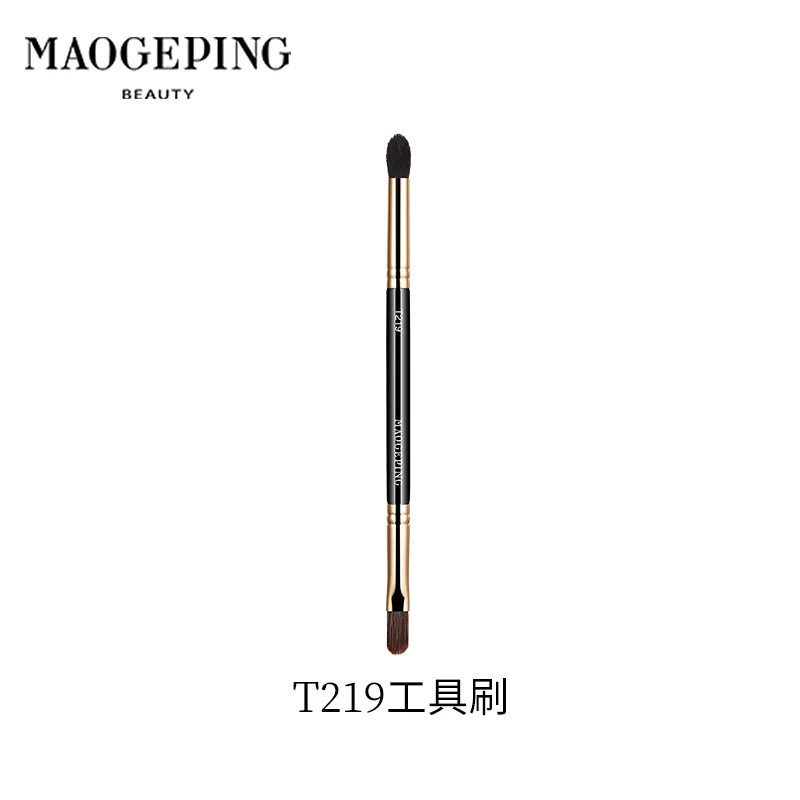 Brush, handheld foundation