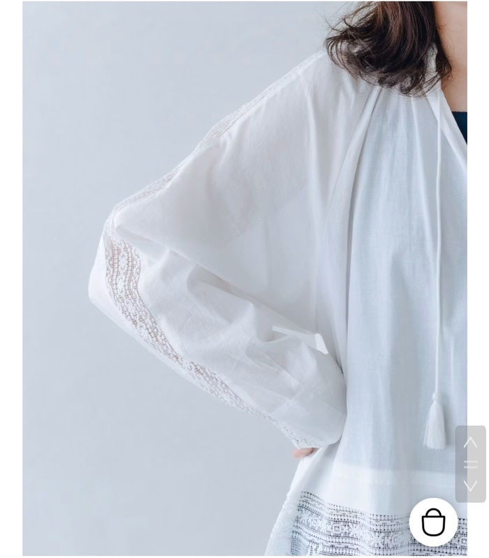 Radiating the Fragrance of Flowers, the Mature Sweetness and Spiciness, Lace Autumn Shirt