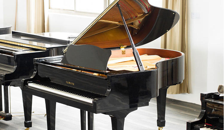Nhật Bản nhập khẩu grand piano cũ chuyên nghiệp chơi grand piano YAMAHA Yamaha C3 grand piano đàn piano cơ