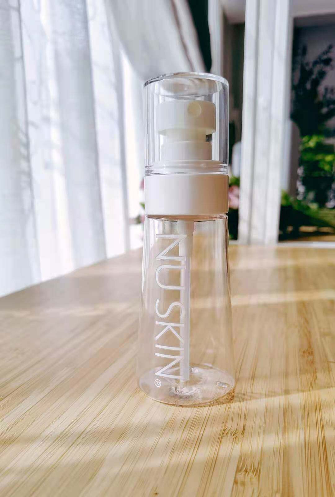 Such as the new professional perimeter NUSKIN fine mist spray bottle split bottle 30ml60ml travel portable by pressing spray bottle