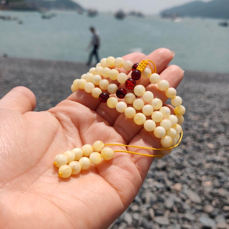 Putuo Mountain Monastery Classic Honey Wax Handmade 108 Buddha beads Handmade by Buddha Over Incense Stove 6MM Everest Delivered Packaging