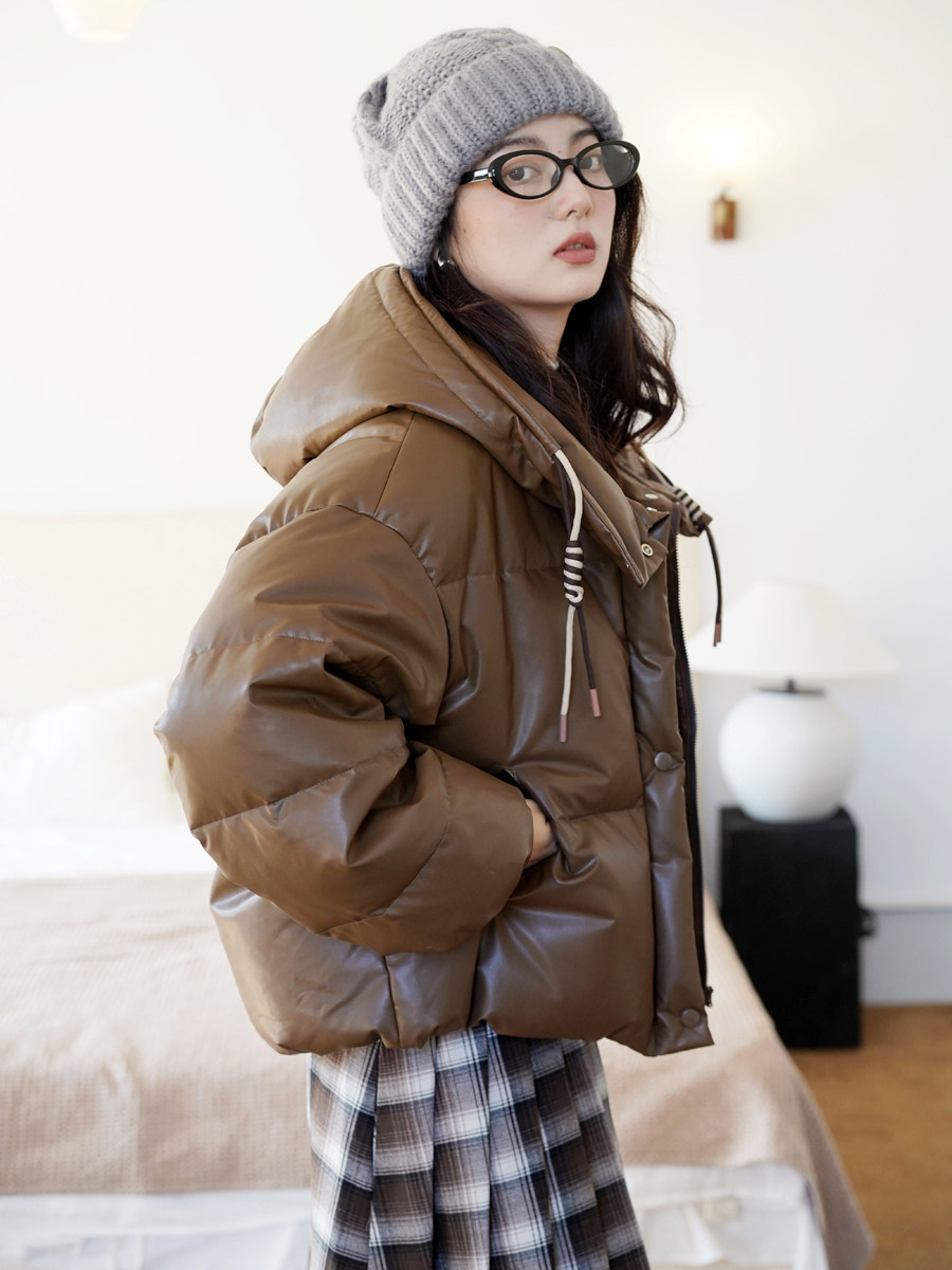 レザー ブラックチョコバスク レトロ90 ホワイトダックダウン フード