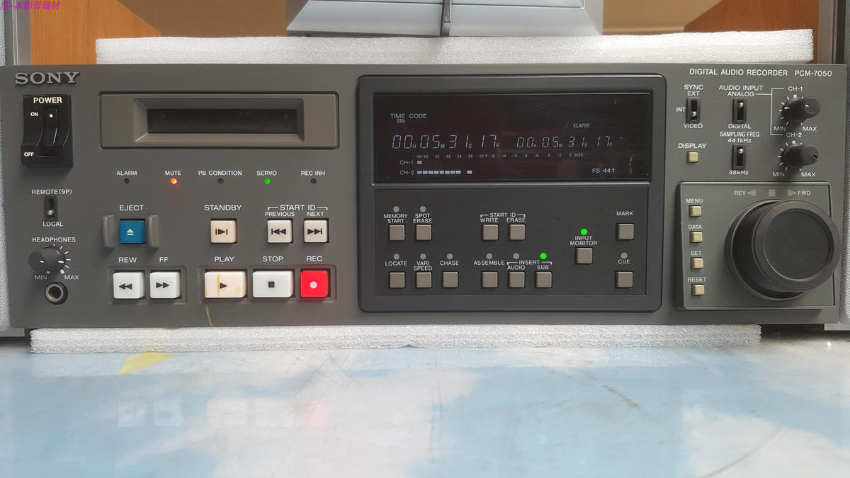 Sony Sony PCM-7050 7030DAT digital recorder HIFI audio equipment Sony tape machine