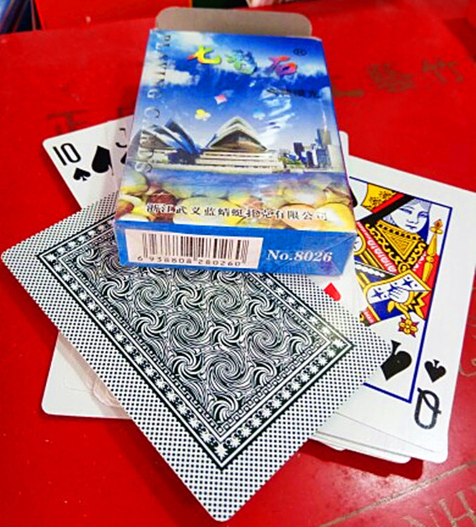 Blue Dragonfly 10 Deputy 100 Deputy thickened Seven colorful stone playing cards 8026 Double Deputy 8026B House of Cards Batch of Cards