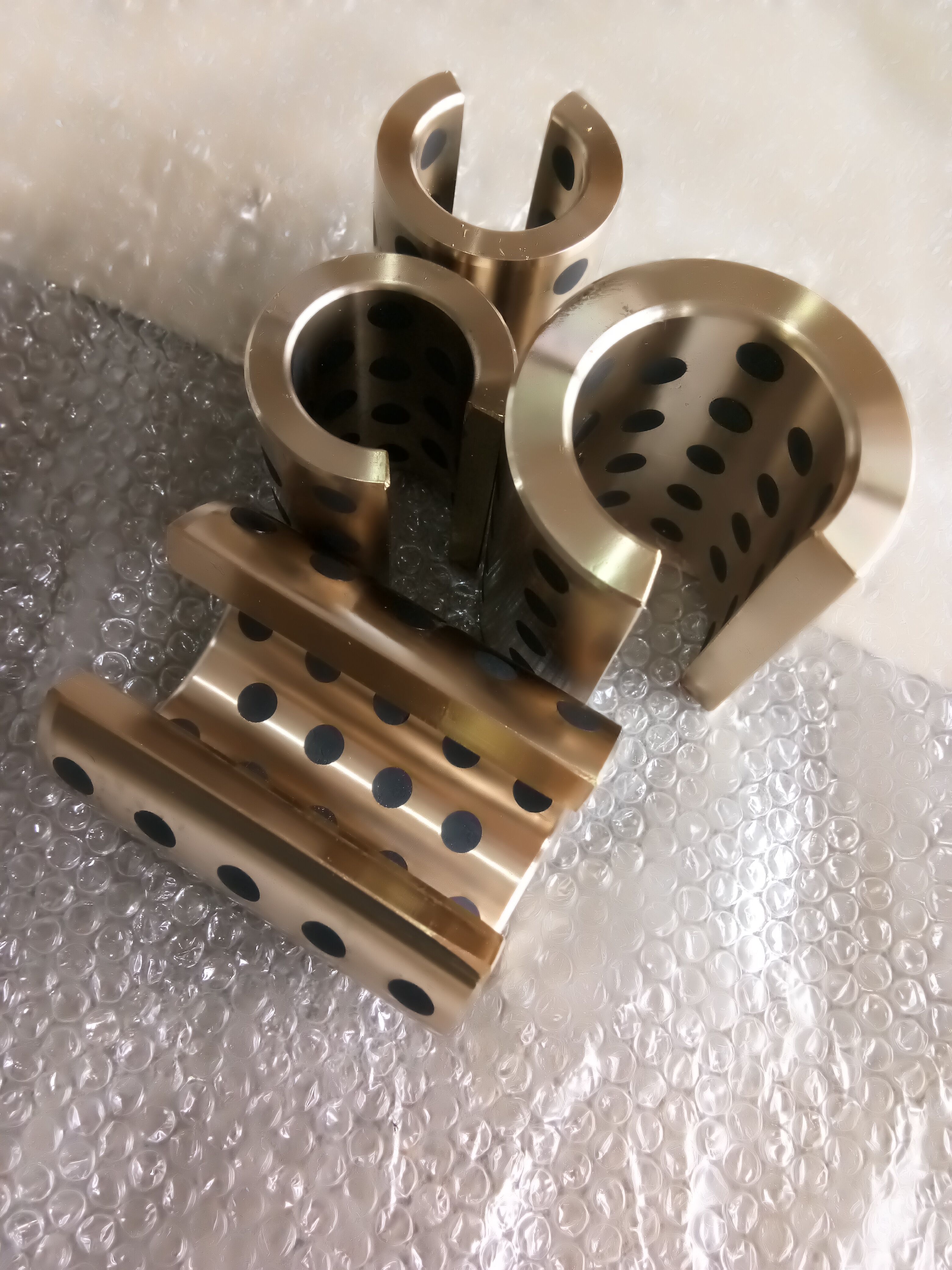 Self-lubricated opening graphite copper sleeve bearing resistant to high temperature full copper opening graphite linear bearing 12 16 20 25