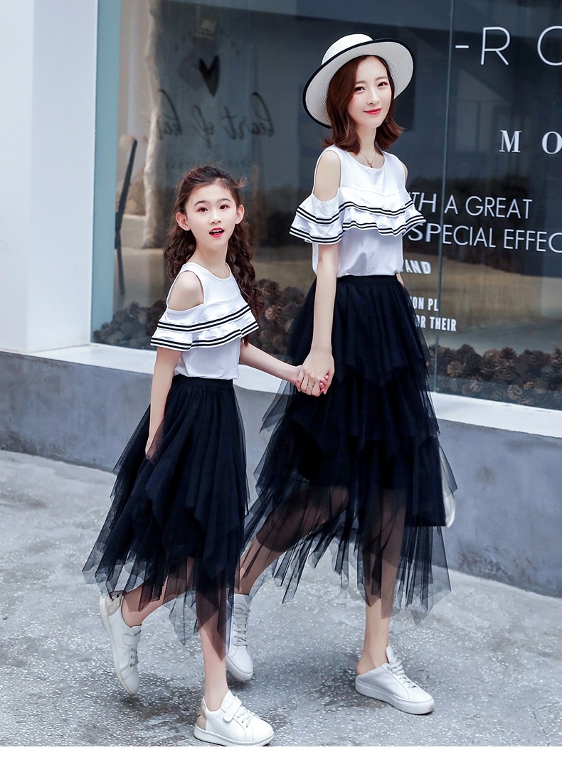 Lắc mạng đỏ váy mẹ-con váy mẹ mùa hè phong cách mới váy khí hai mảnh phù hợp với du lịch cha mẹ con - Trang phục dành cho cha mẹ và con váy trễ vai mẹ và bé