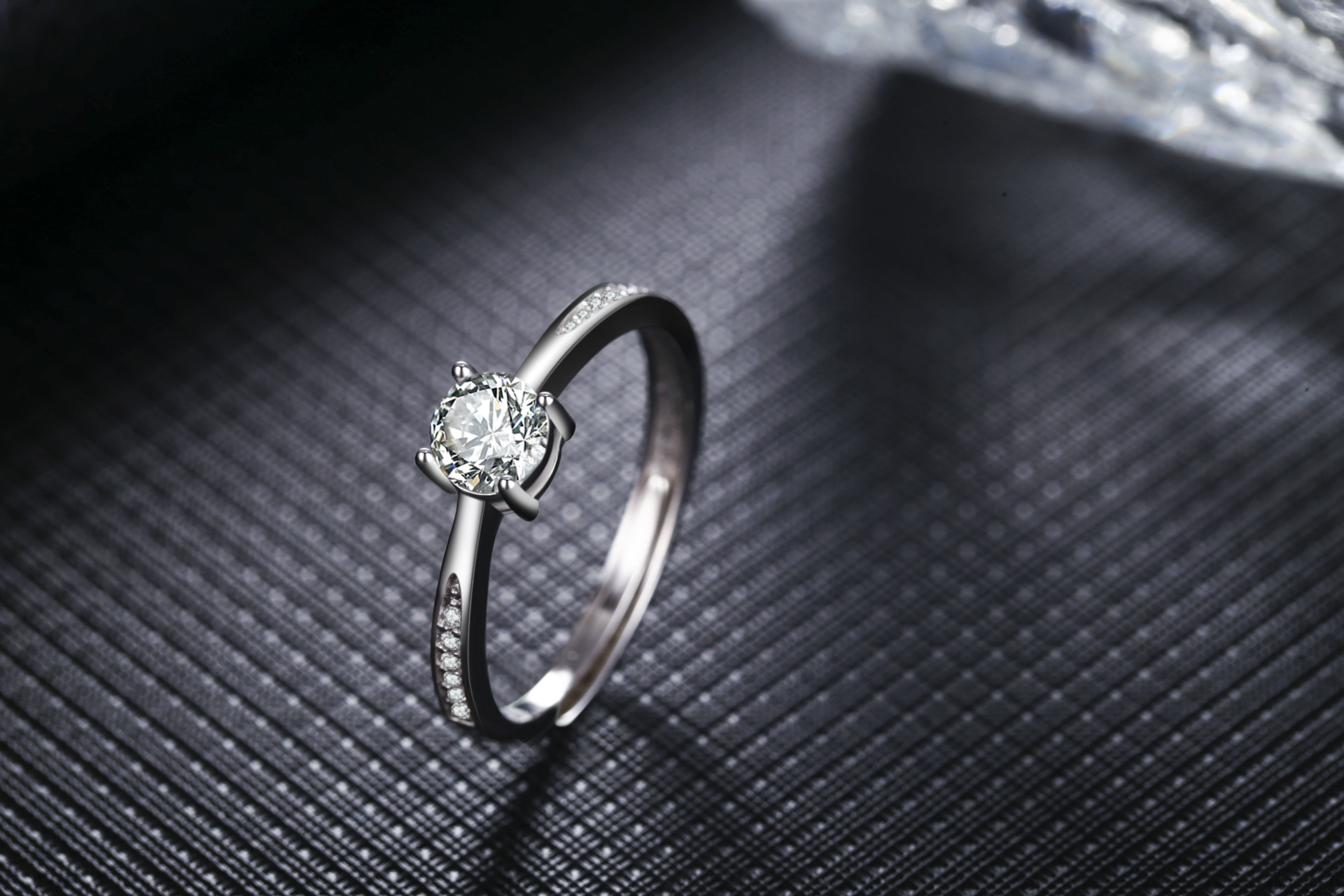 925 sterling bạc trang sức vàng trắng nữ carat kim cương nhẫn mô phỏng nhẫn cưới thời trang tính khí zircon cặp nhẫn nhẫn lông đuôi voi