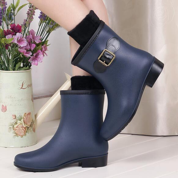 Mid-tube outer wear cute non-slip thickening wear-resistant women's new waterproof rain boots fashion rain boots can add warm fleece socks