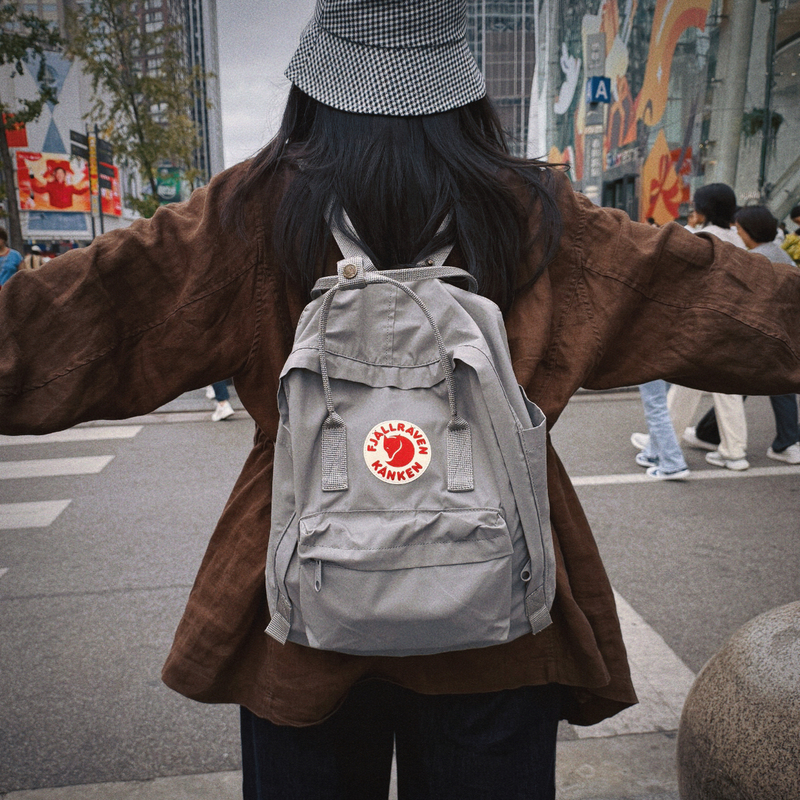 Fjallraven Swedish Arctic Fox Backpack Kanken School Bag Men's and Women's Travel Mini Backpack 23510