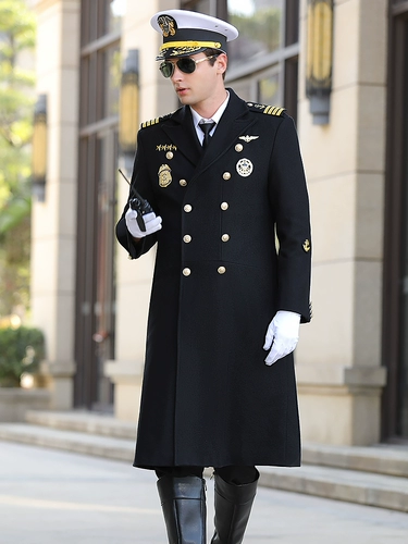 Черное шерстяное пальто, униформа
