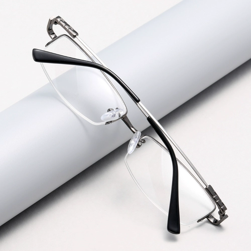 Ультра -светлые половины бокалов миопии мужчины могут соответствовать стеклам.