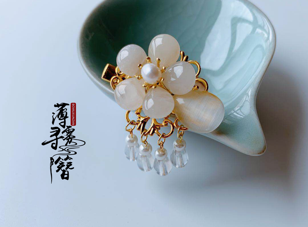 (Thin Mist Seeking) Yellow jade small clip Handmaid's cute hair clip Ancient wind cos Step rocking fairy Classical Accessories
