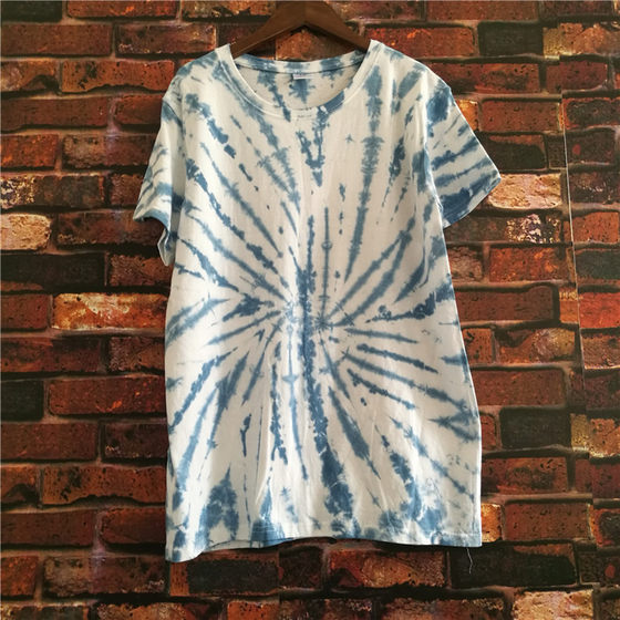 Tie-dyed T-shirt, Yunnan Dali Bai ethnic minority handmade grass ash plant dyed blue dyed pure cotton round neck short-sleeved clothes for men and women